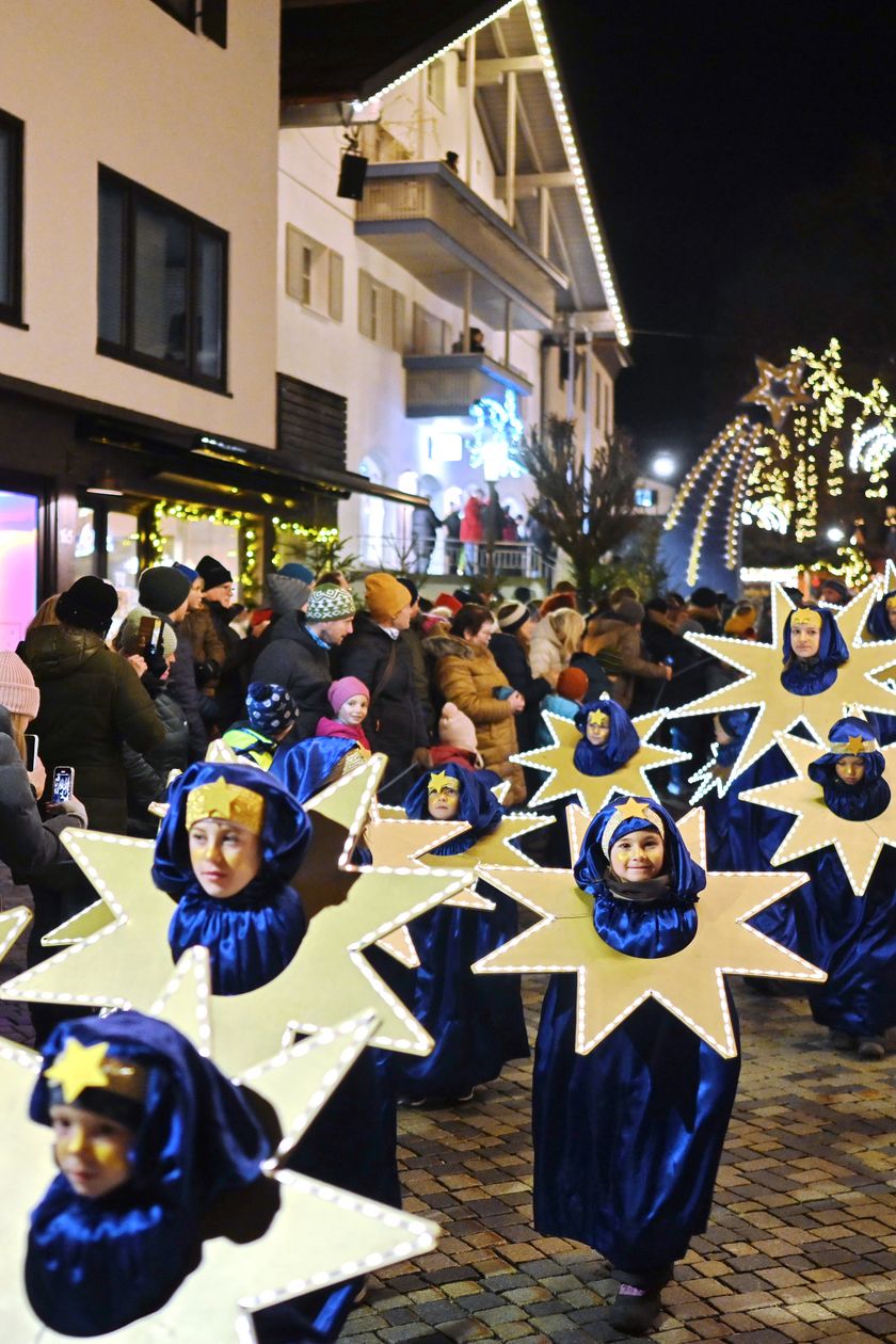 Umzug Weihnachtsmarkt