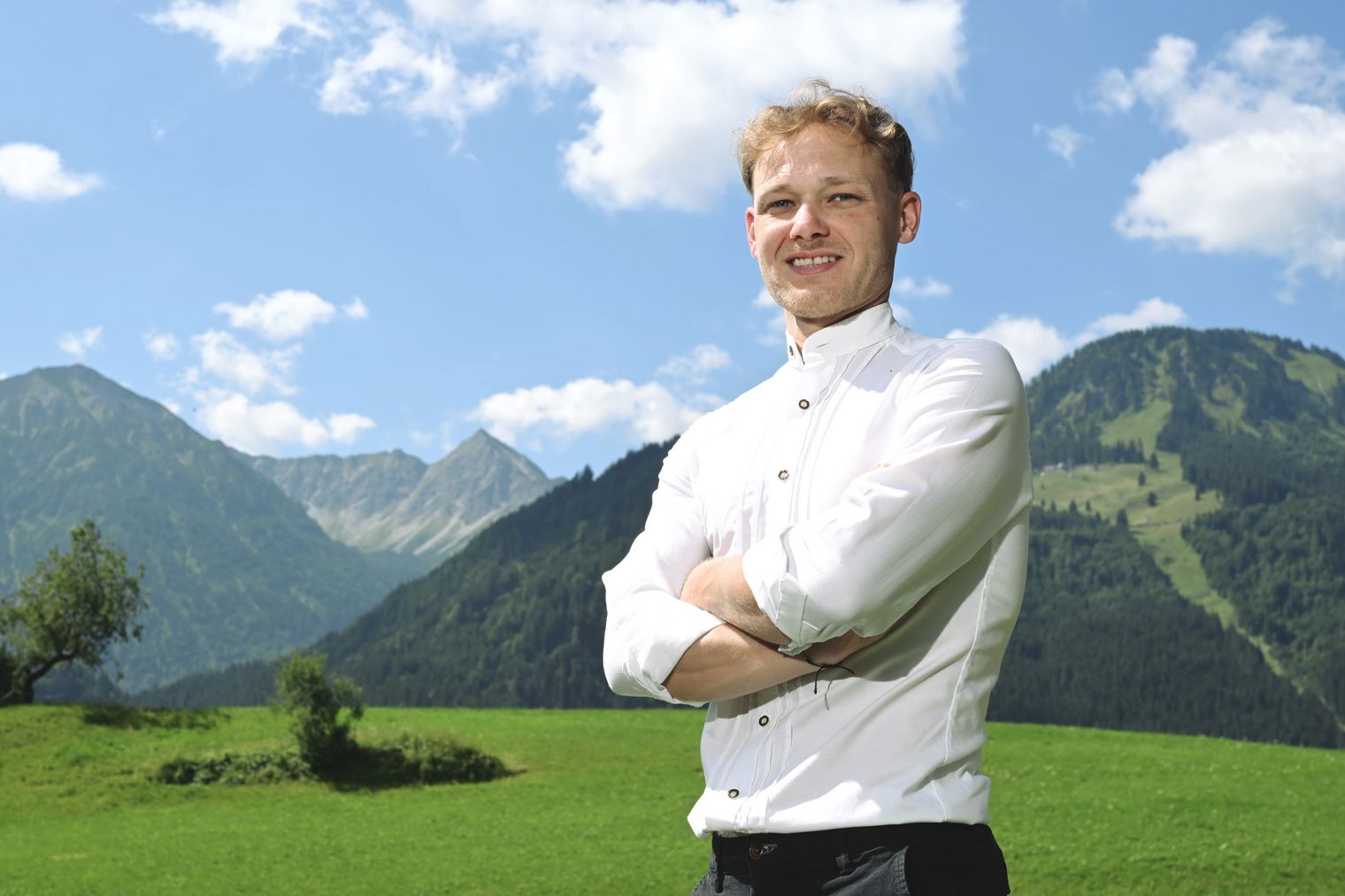 Die Mitarbeiter der Tourist Information Bad Hindelang helfen Euch gerne weiter. Ob individuelle Urlaubstipps, passende Unterkunft oder Interessantes rund ums Allgäu - hier werdet Ihr perfekt beraten.