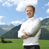 Die Mitarbeiter der Tourist Information Bad Hindelang helfen Euch gerne weiter. Ob individuelle Urlaubstipps, passende Unterkunft oder Interessantes rund ums Allgäu - hier werdet Ihr perfekt beraten.